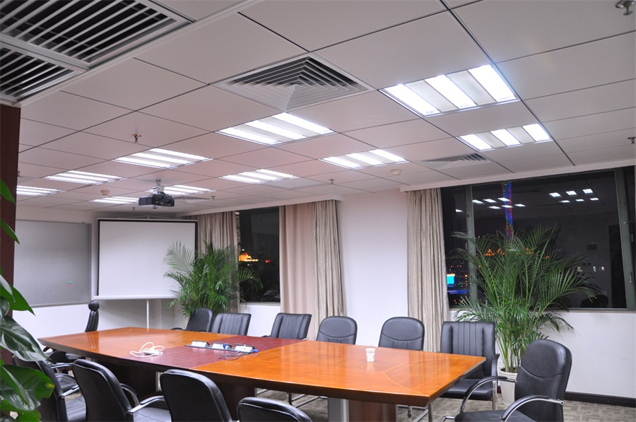 方型鋁扣板天花吊頂會(huì)議室應(yīng)用實(shí)例.JPG